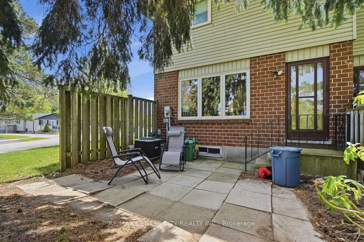 Photo 30 of 565 Griffith Street, London, South K — HOMEH