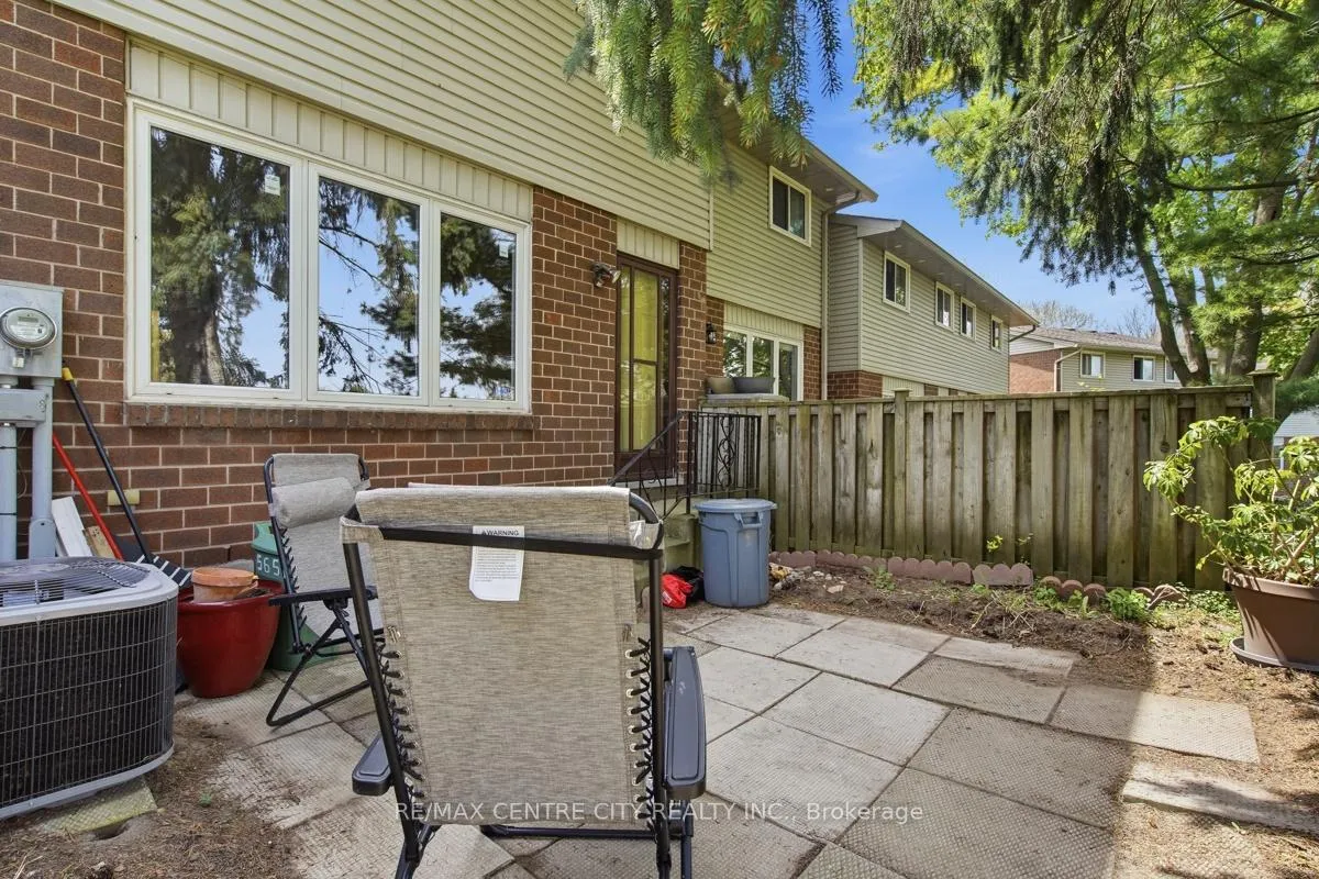 Photo 31 of 565 Griffith Street, London, South K — HOMEH