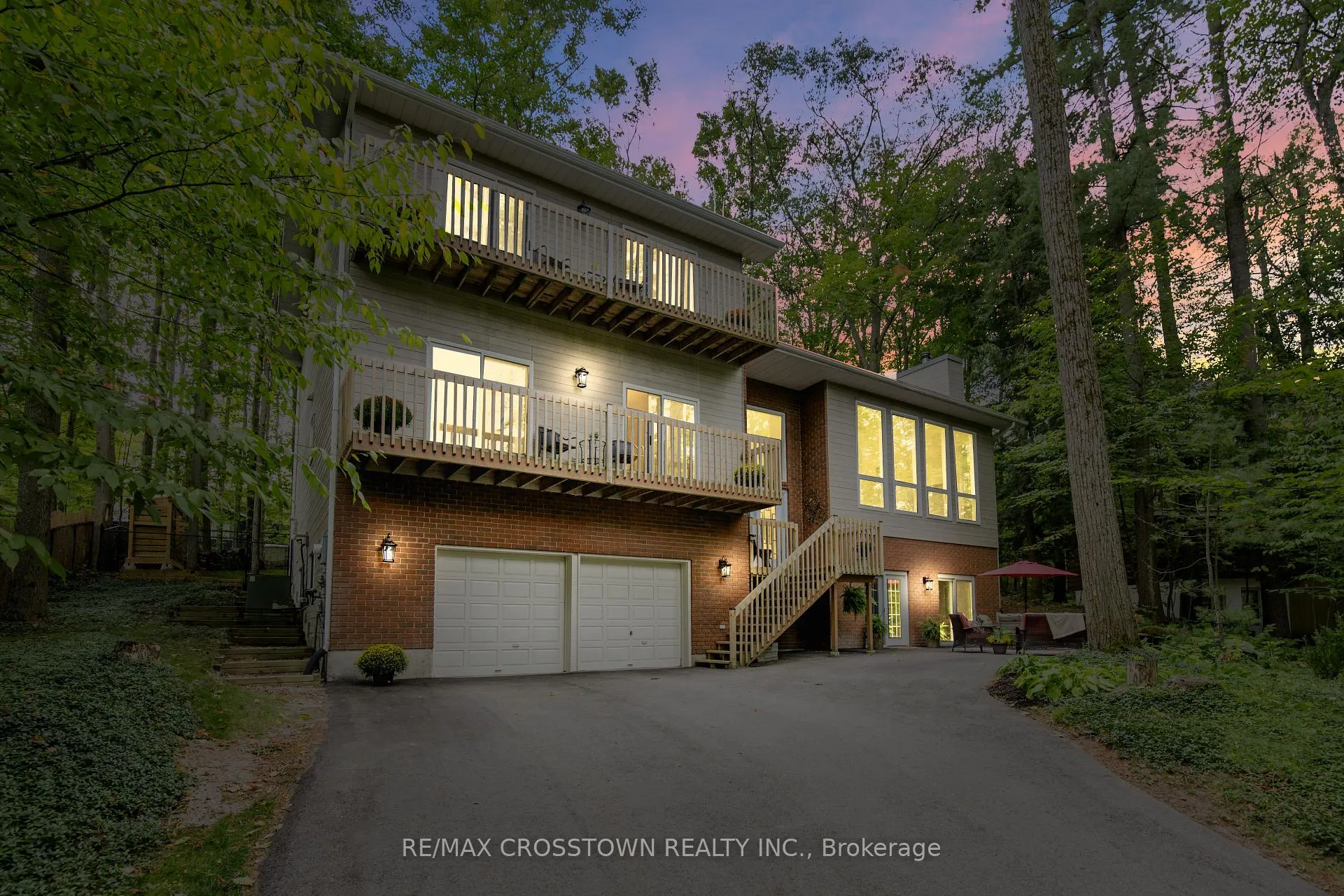Photo 2 of 10 Beechwood Road, Oro-Medonte, Horseshoe Valley — HOMEH
