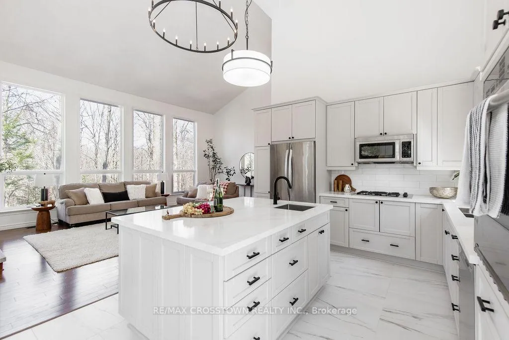 Photo 12 of 10 Beechwood Road, Oro-Medonte, Horseshoe Valley — HOMEH