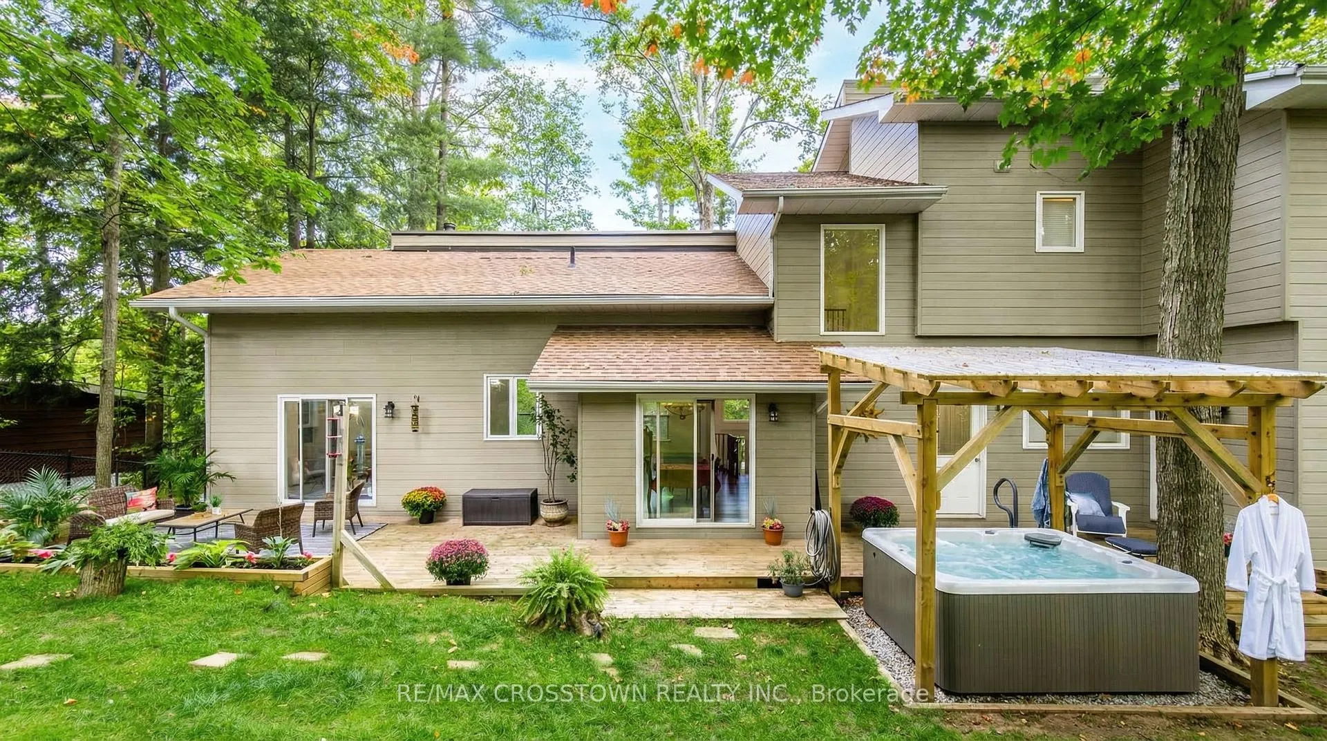 Photo 46 of 10 Beechwood Road, Oro-Medonte, Horseshoe Valley — HOMEH