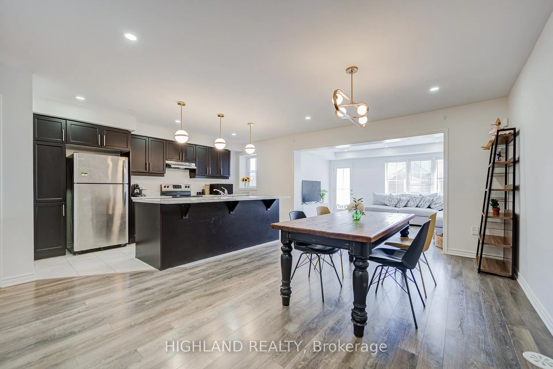 Photo 7 of 283 Murlock Heights, Milton, Ford — HOMEH