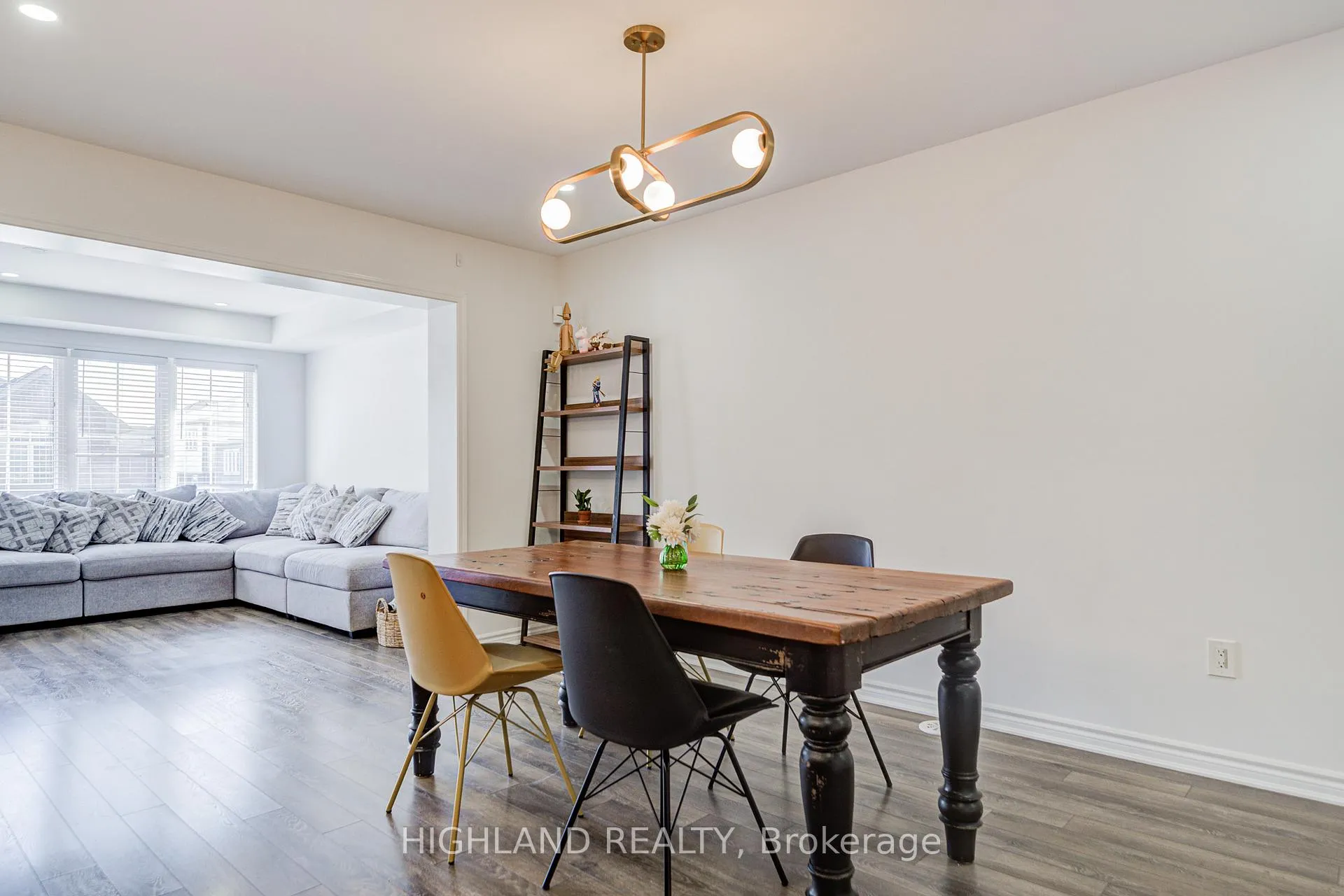 Photo 8 of 283 Murlock Heights, Milton, Ford — HOMEH
