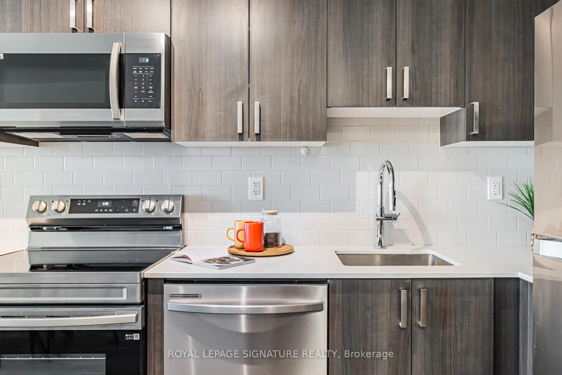Photo 4 of Unit 2006, 1435 Celebration Drive, Pickering, Bay Ridges — HOMEH