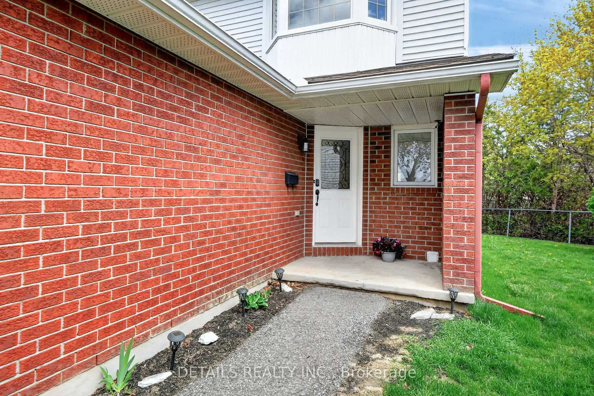 Photo 3 of Unit 43, 23 Clifford Private, Ottawa, Hunt Club Park — HOMEH