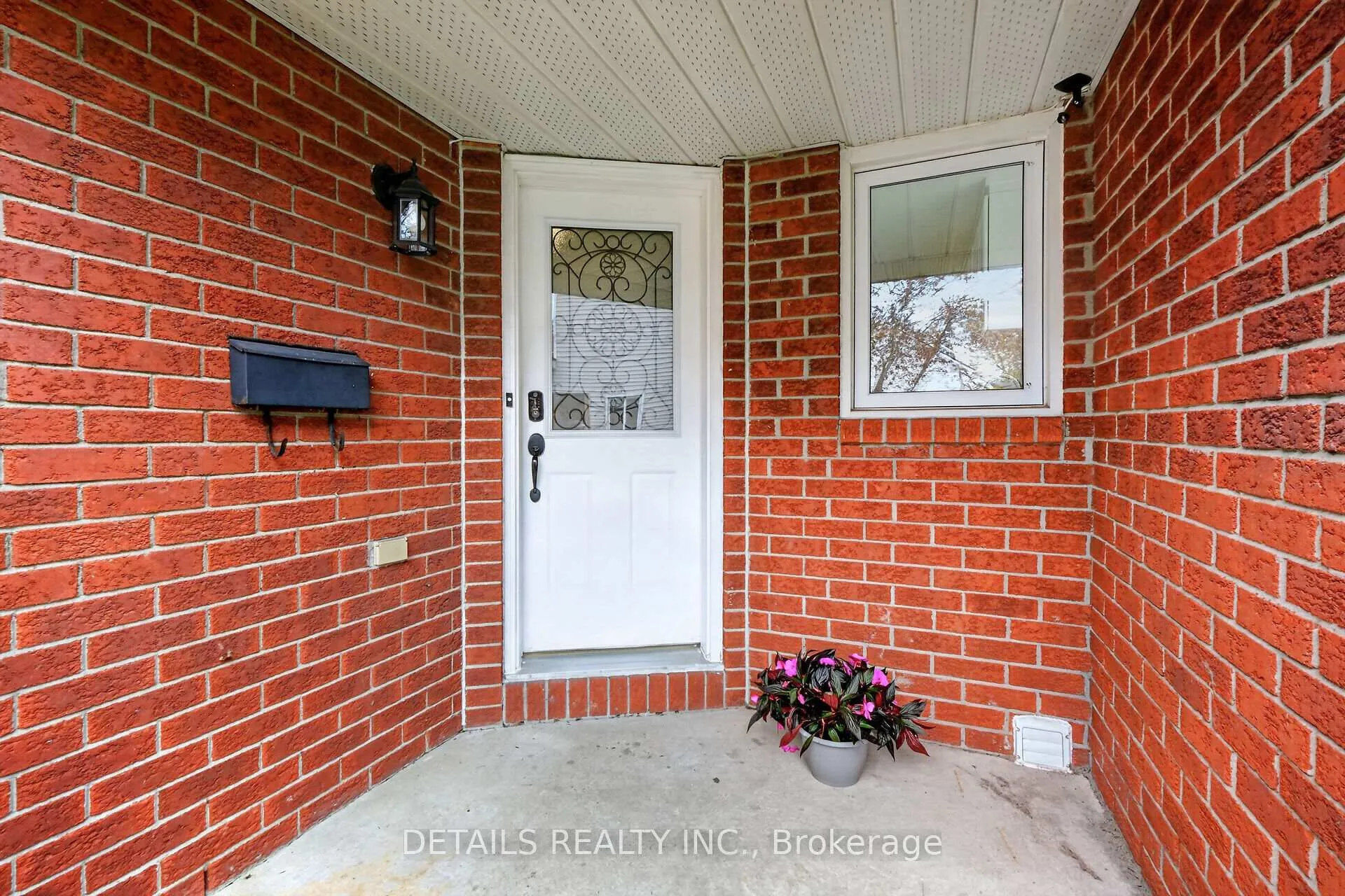 Photo 4 of Unit 43, 23 Clifford Private, Ottawa, Hunt Club Park — HOMEH