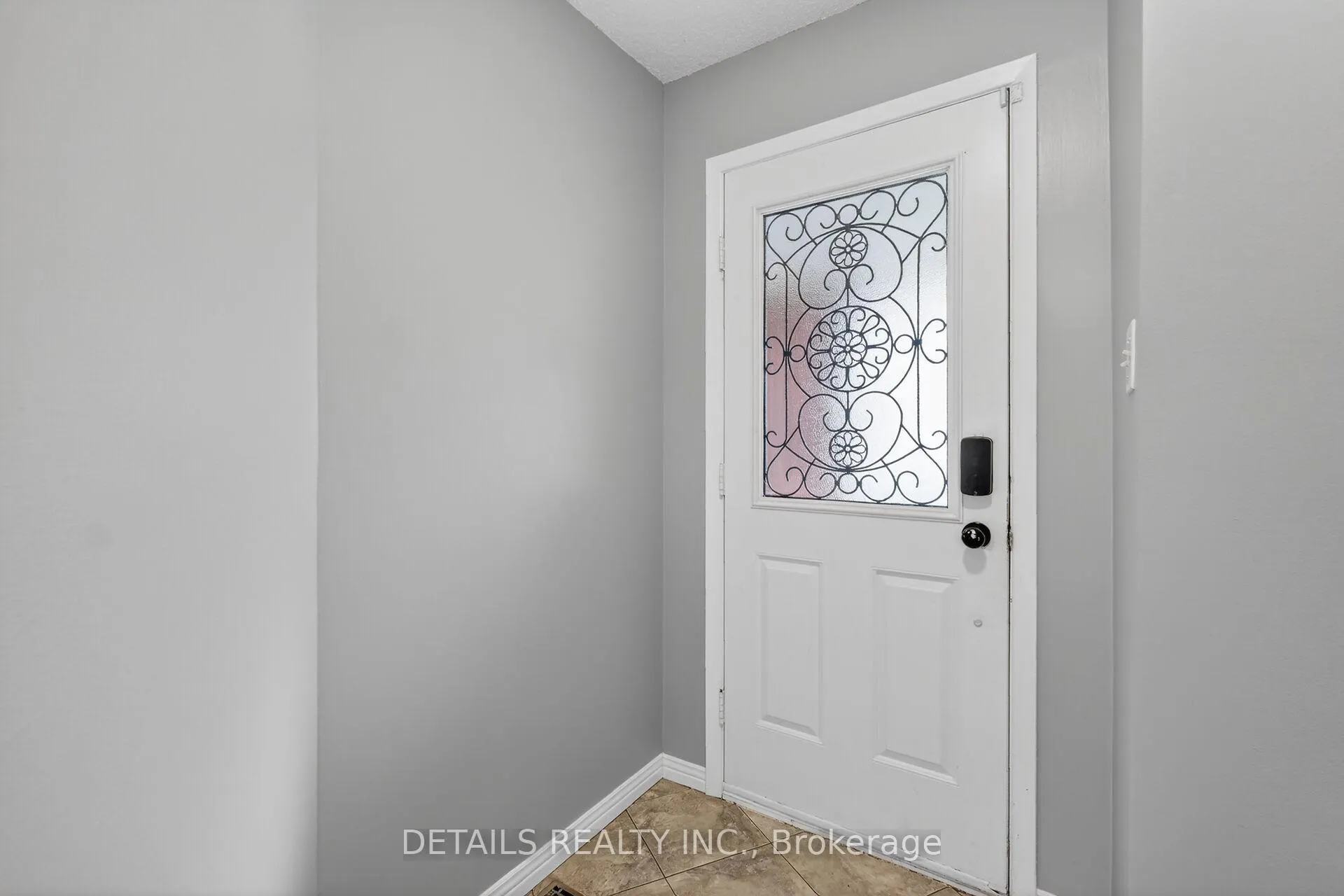 Photo 5 of Unit 43, 23 Clifford Private, Ottawa, Hunt Club Park — HOMEH