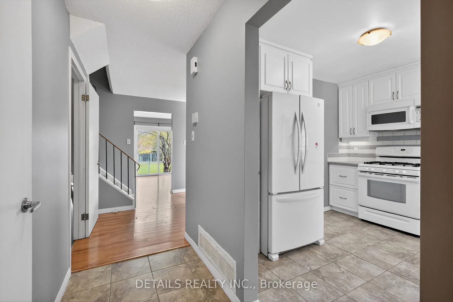 Photo 7 of Unit 43, 23 Clifford Private, Ottawa, Hunt Club Park — HOMEH