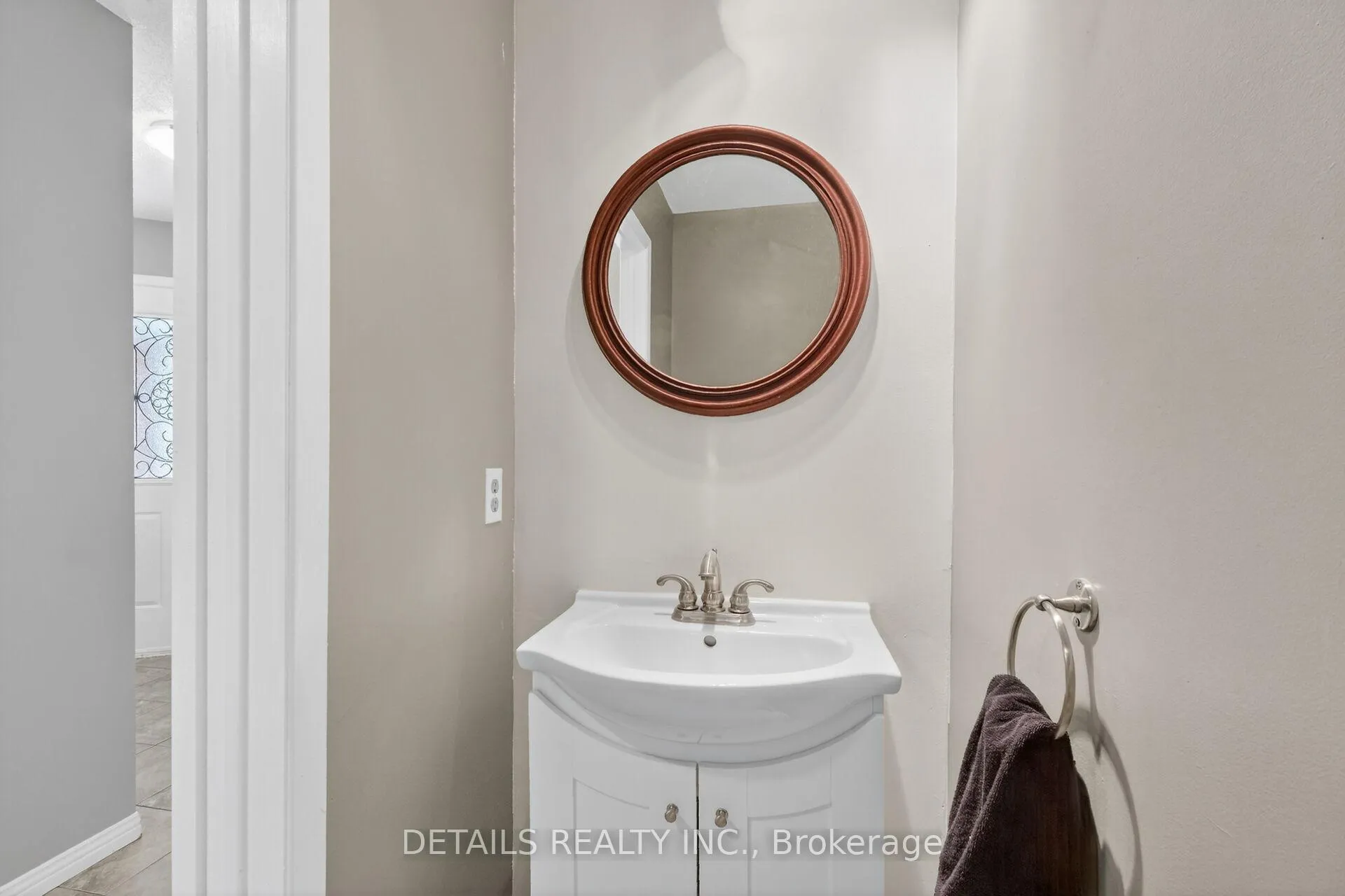 Photo 10 of Unit 43, 23 Clifford Private, Ottawa, Hunt Club Park — HOMEH