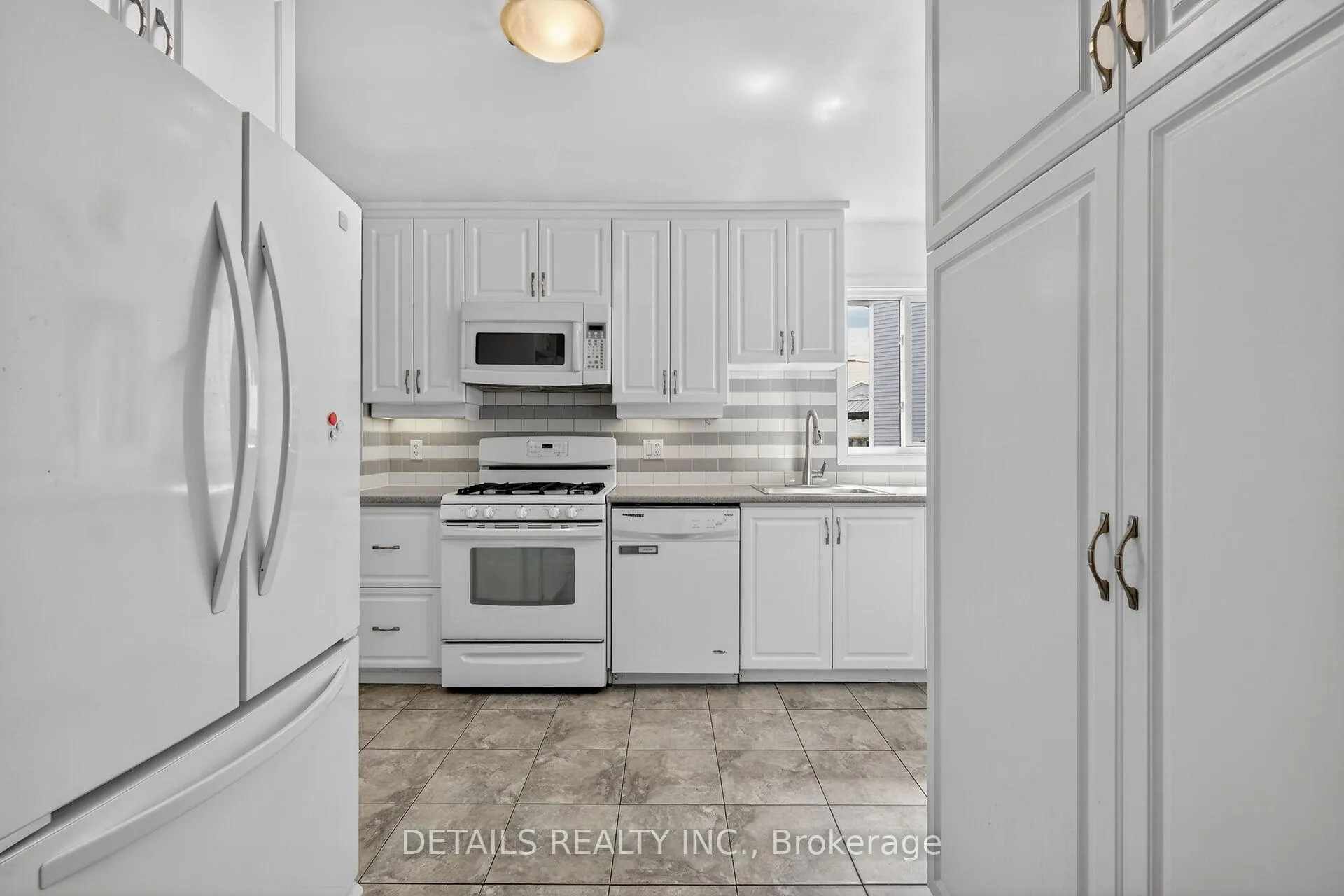 Photo 16 of Unit 43, 23 Clifford Private, Ottawa, Hunt Club Park — HOMEH