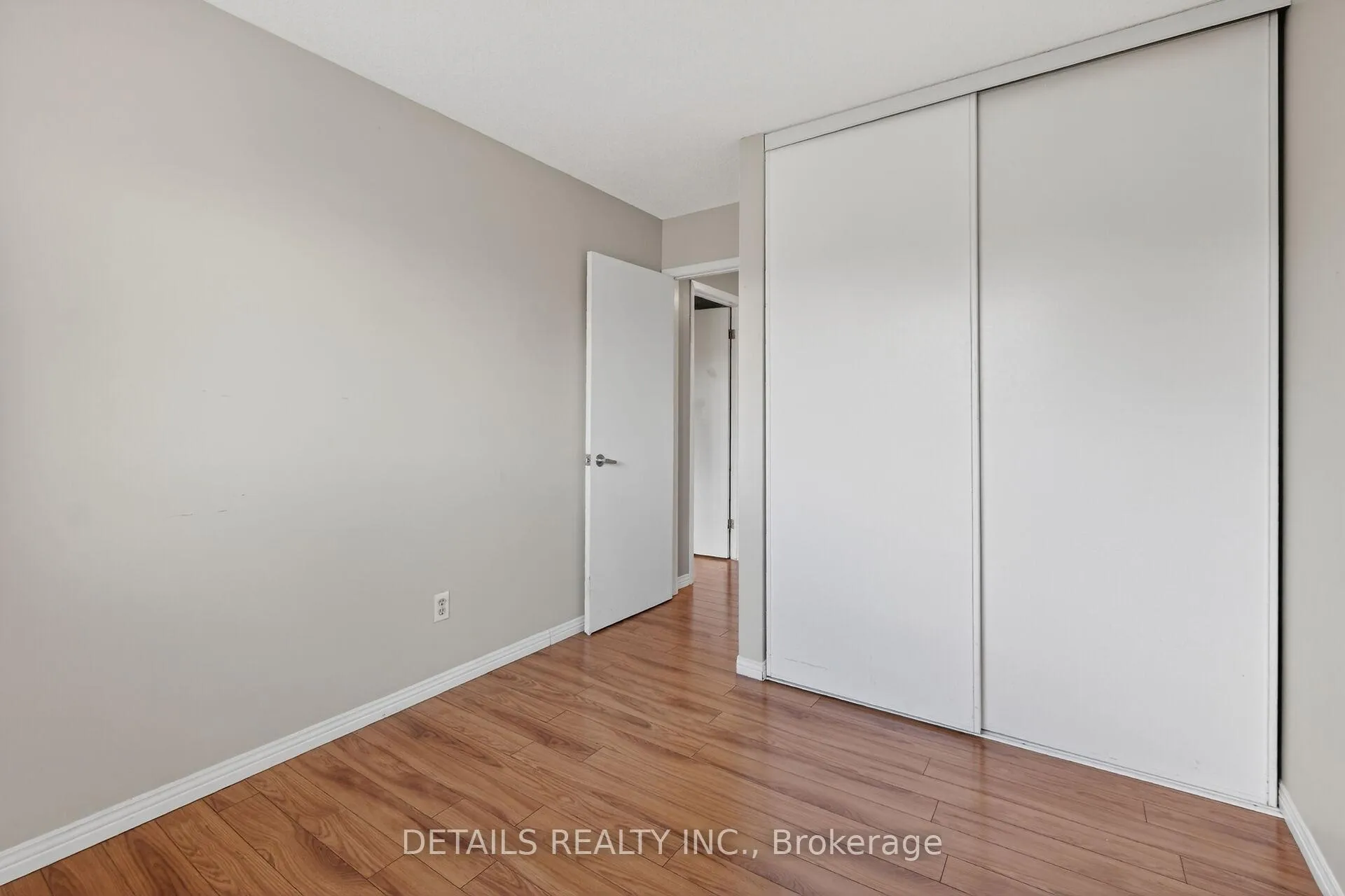 Photo 43 of Unit 43, 23 Clifford Private, Ottawa, Hunt Club Park — HOMEH