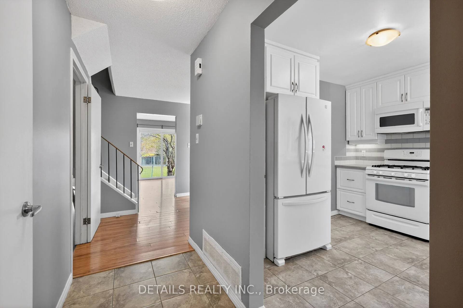 Photo 8 of Unit 43, 23 Clifford Private, Ottawa, Hunt Club Park — HOMEH