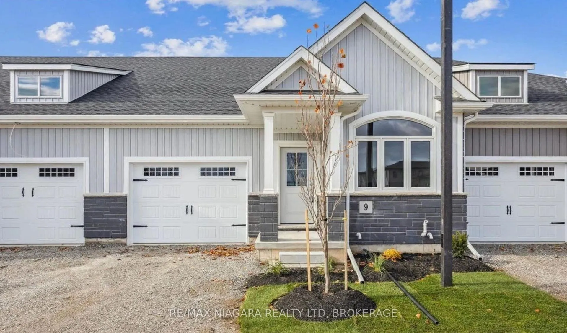 Photo 1 of 9 Wiley Trail, Welland, Hwy 406/Welland — HOMEH