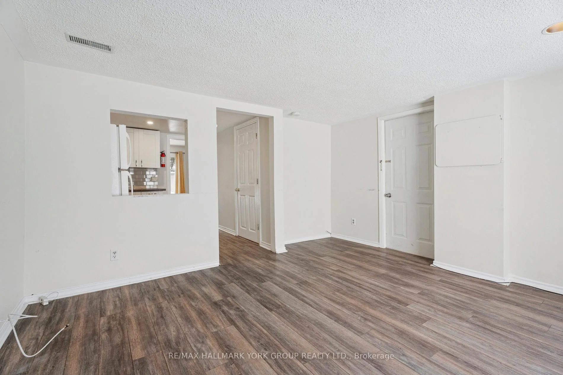 Photo 6 of Unit (East), 351 Winnifred Drive, Georgina, Keswick South — HOMEH
