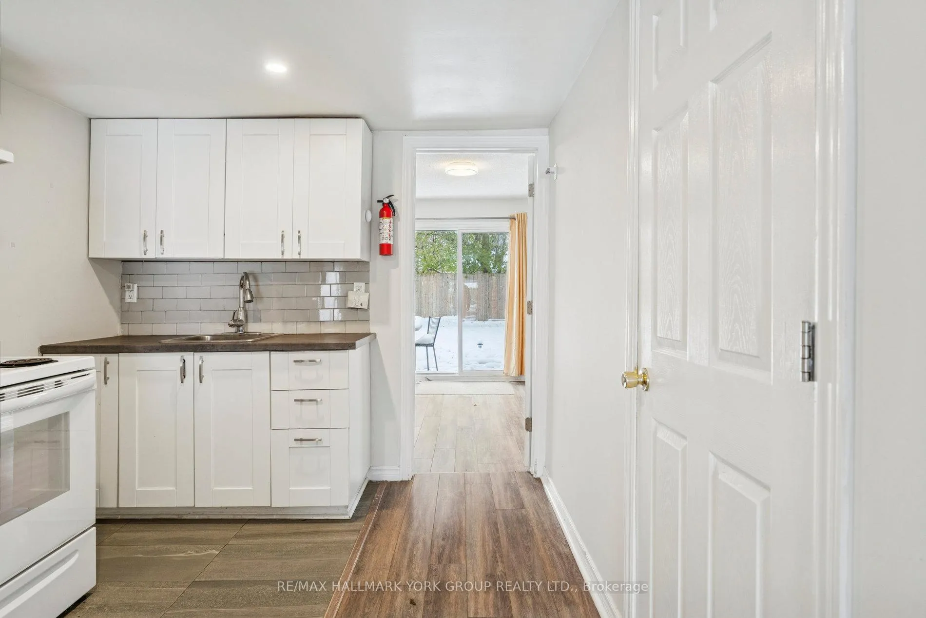 Photo 7 of Unit (East), 351 Winnifred Drive, Georgina, Keswick South — HOMEH
