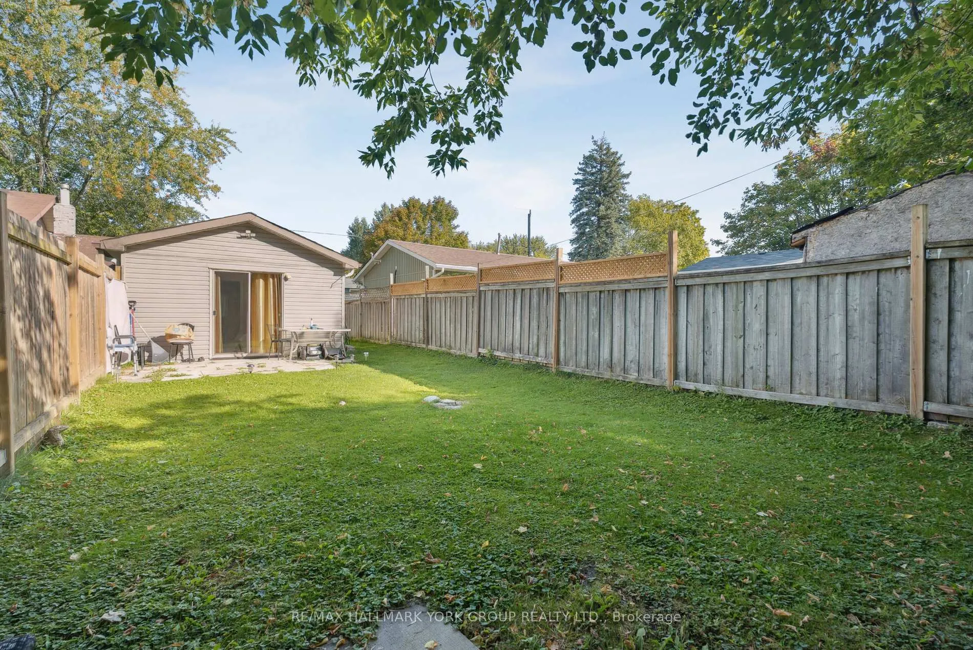 Photo 11 of Unit (East), 351 Winnifred Drive, Georgina, Keswick South — HOMEH