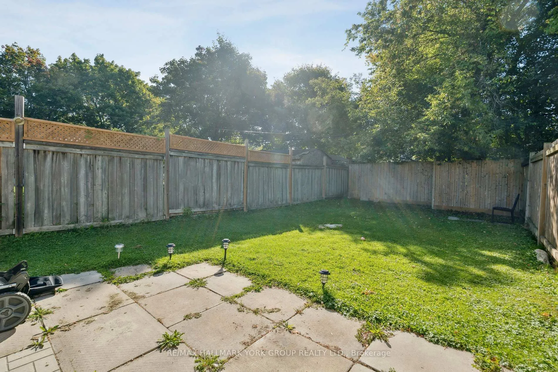 Photo 12 of Unit (East), 351 Winnifred Drive, Georgina, Keswick South — HOMEH