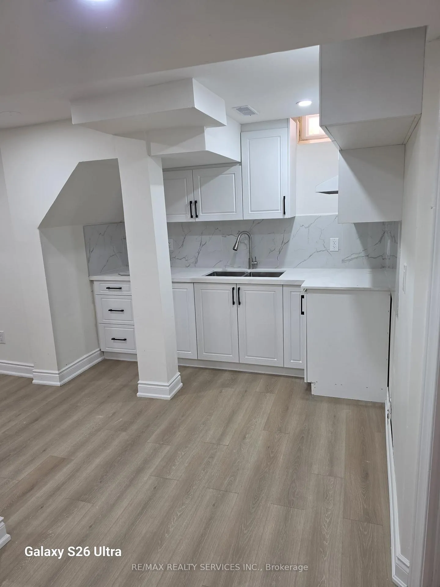 Photo 5 of 189 Vodden Street W, Brampton, Brampton West — HOMEH