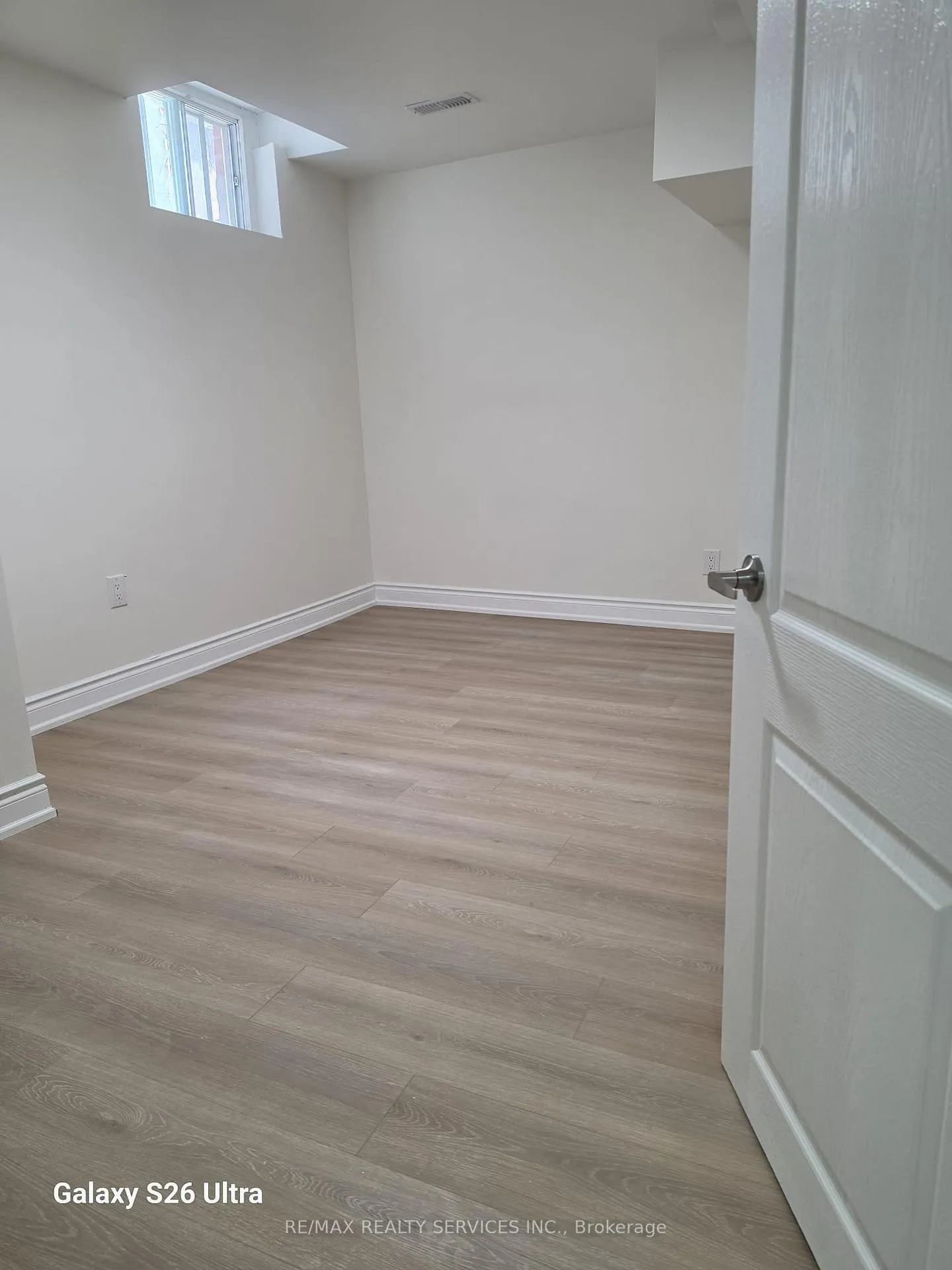 Photo 8 of 189 Vodden Street W, Brampton, Brampton West — HOMEH