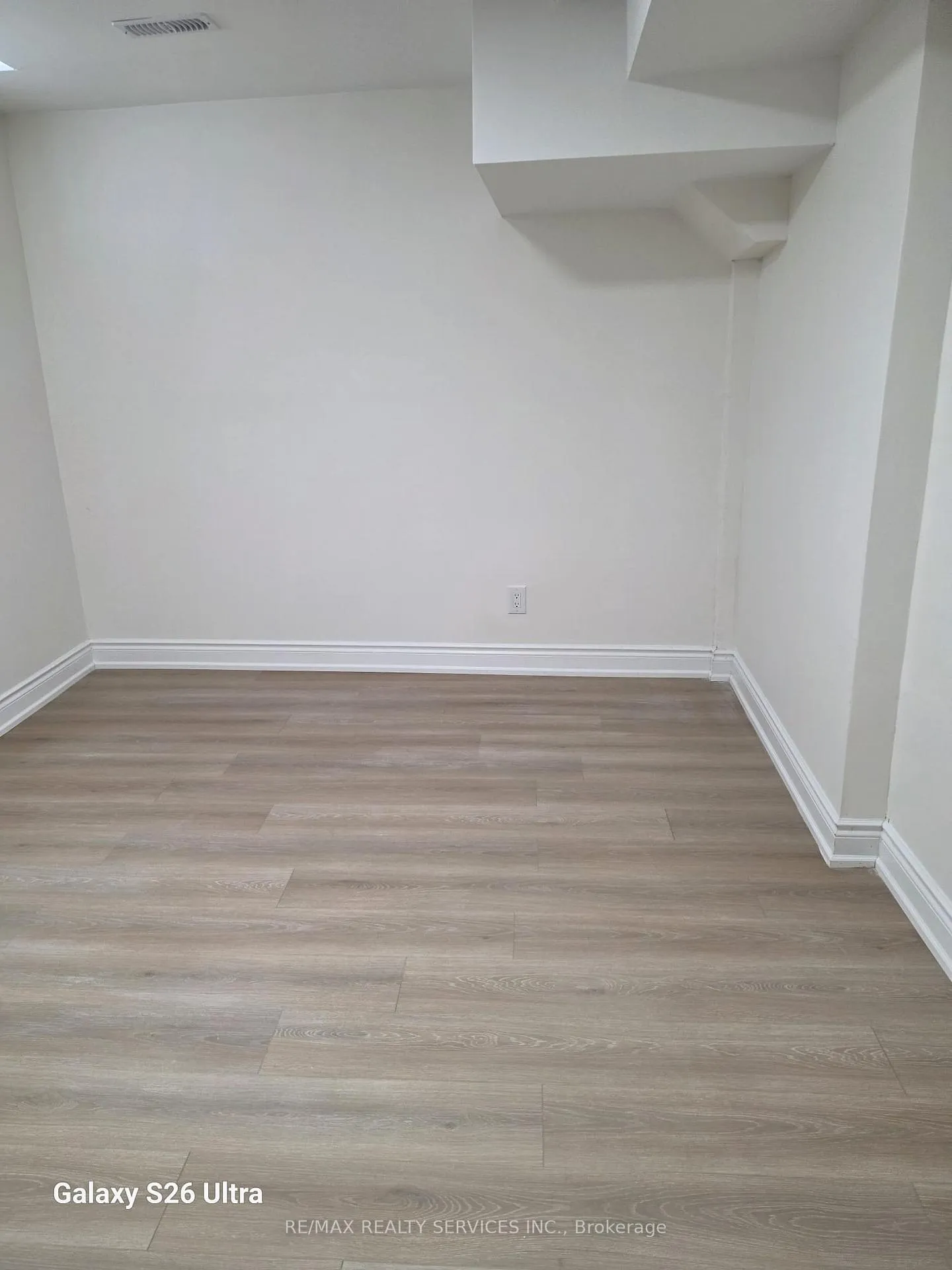 Photo 9 of 189 Vodden Street W, Brampton, Brampton West — HOMEH