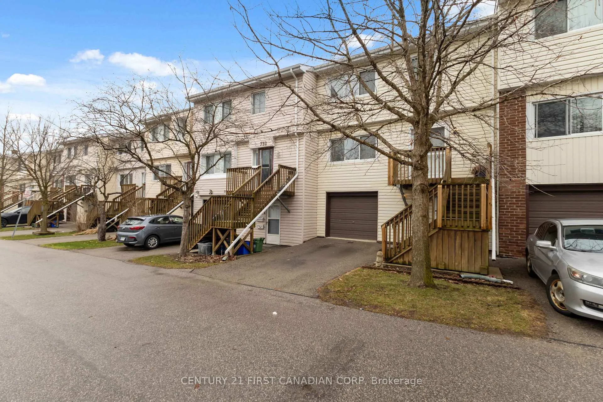 Photo 3 of 731 Wilkins Street, London, South R — HOMEH