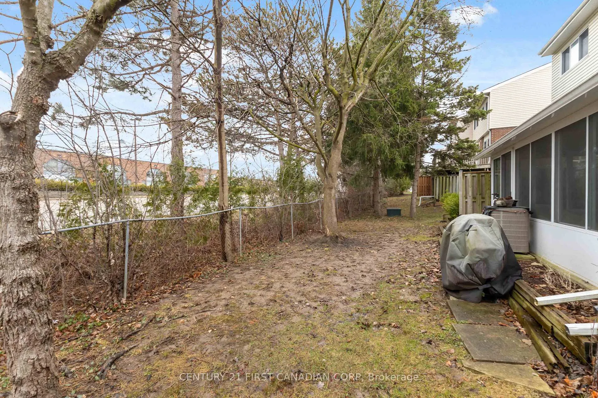 Photo 49 of 731 Wilkins Street, London, South R — HOMEH