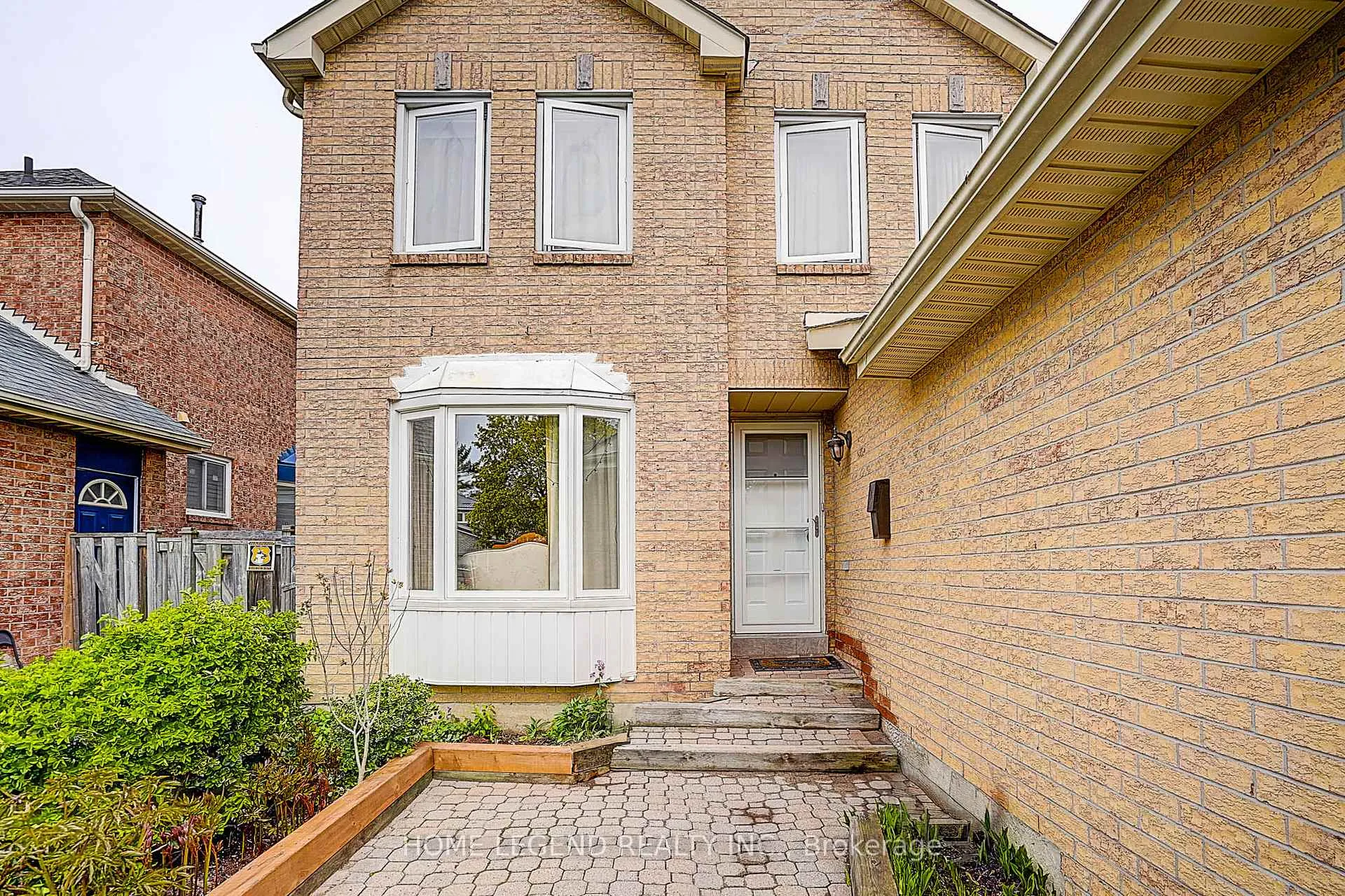 Photo 2 of 142 Highgate Drive, Markham, Milliken Mills West — HOMEH