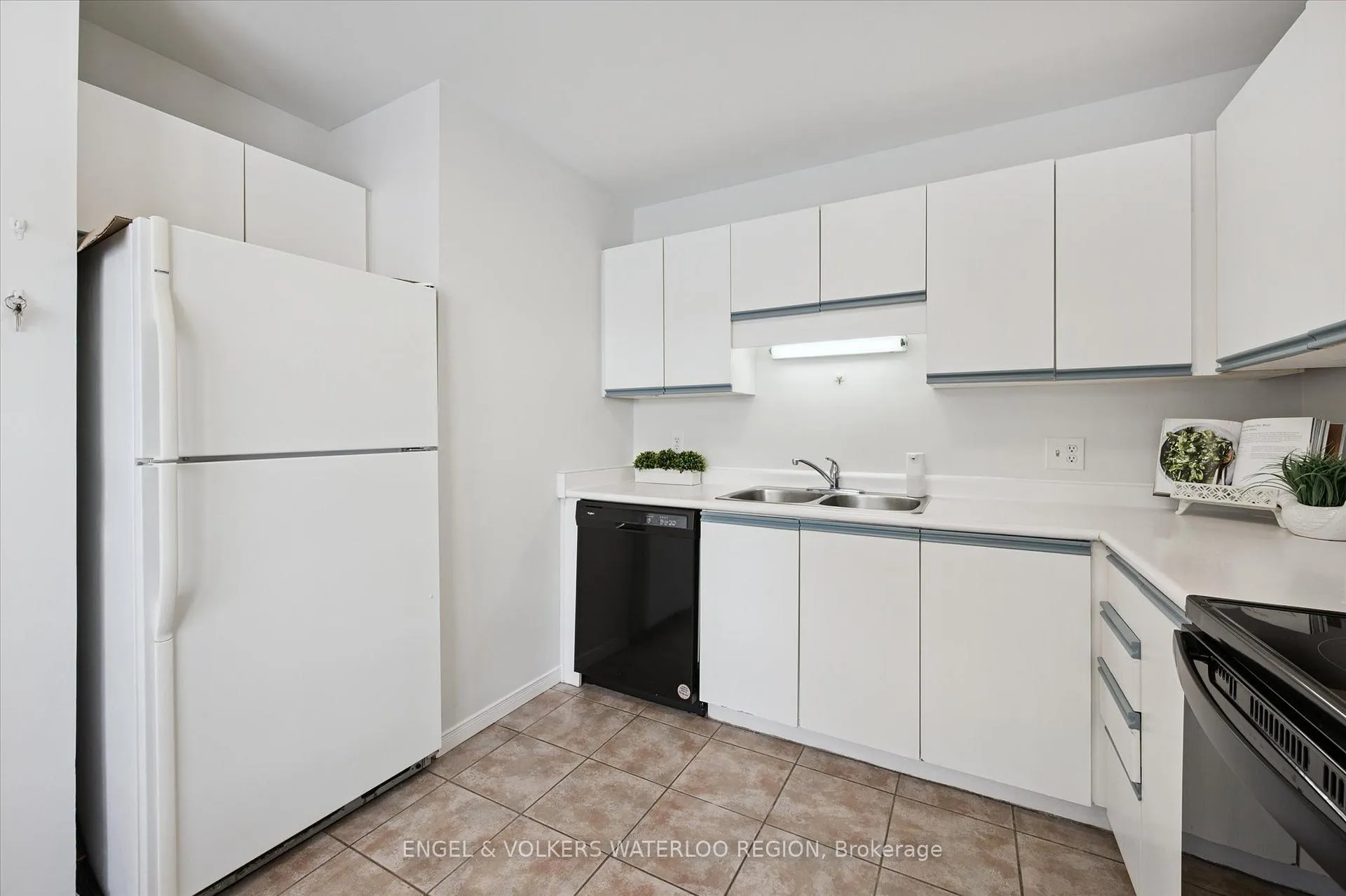 Photo 14 of Unit 24, 250 Keats Way, Waterloo — HOMEH