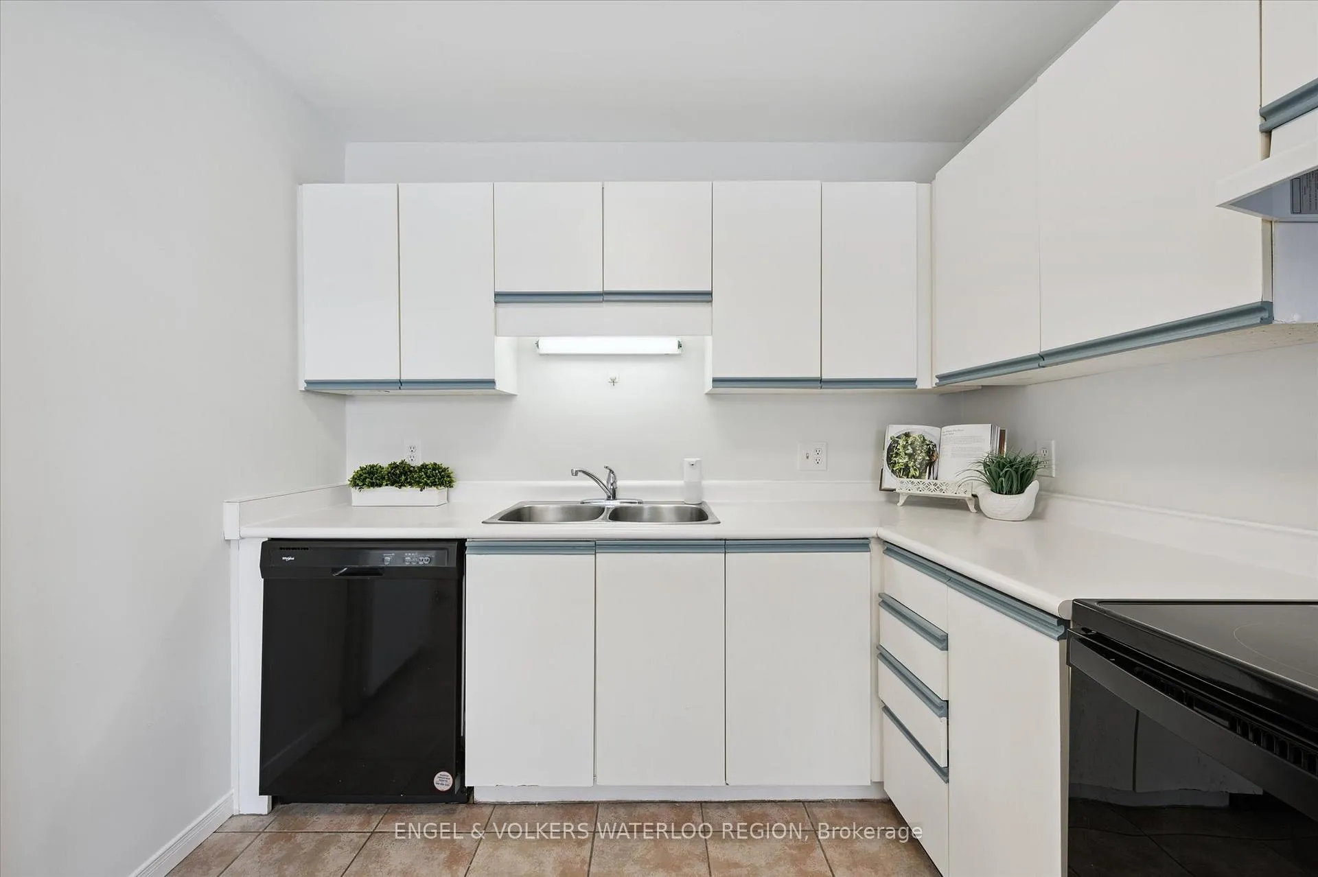 Photo 17 of Unit 24, 250 Keats Way, Waterloo — HOMEH