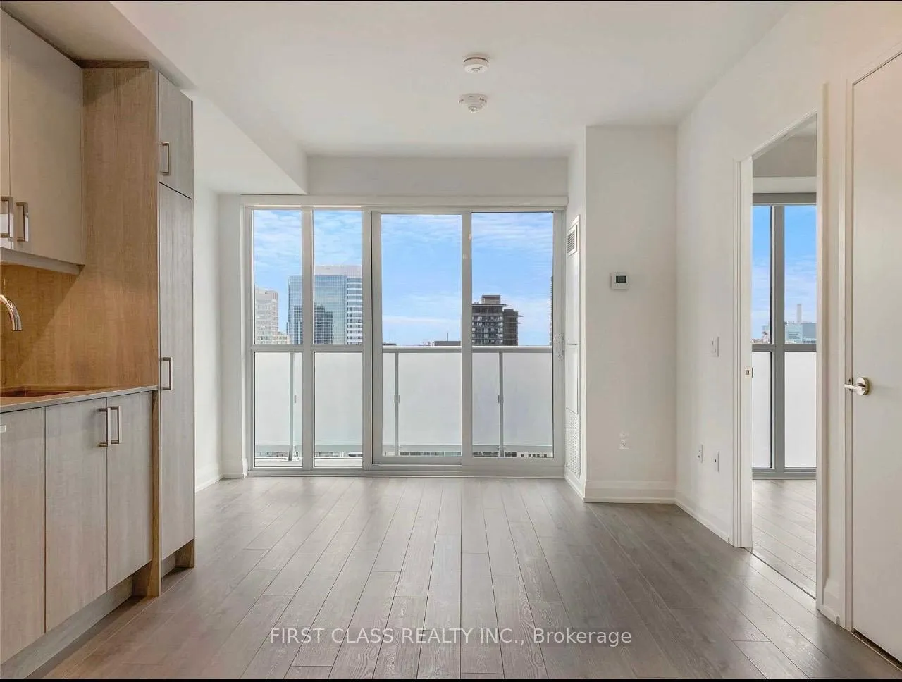 Photo 5 of Unit 3507, 77 Mutual Street, Toronto, Church-Yonge Corridor — HOMEH