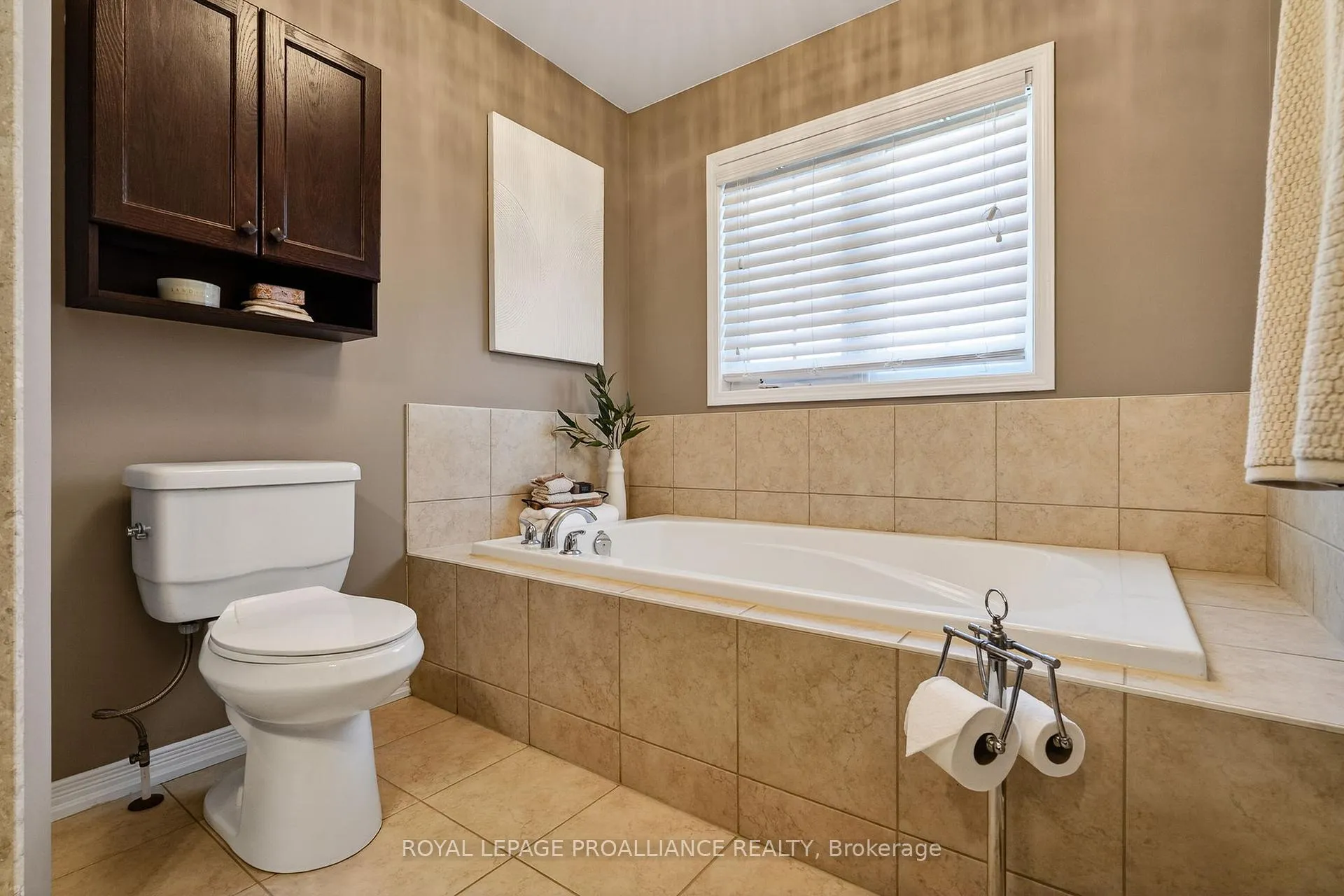 Photo 22 of 868 Mcmurdo Drive, Cobourg — HOMEH
