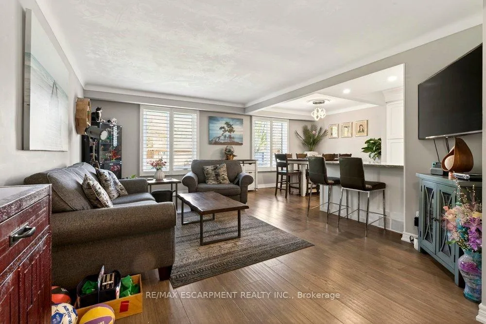 Photo 4 of 33 Via Dell Monte Street, St. Catharines, Burleigh Hill — HOMEH