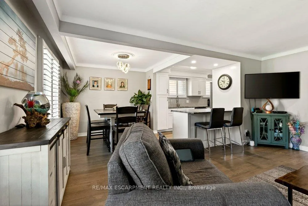 Photo 6 of 33 Via Dell Monte Street, St. Catharines, Burleigh Hill — HOMEH