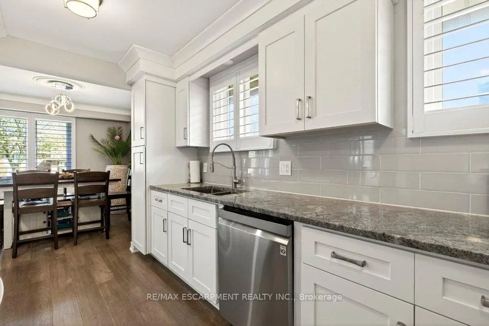 Photo 8 of 33 Via Dell Monte Street, St. Catharines, Burleigh Hill — HOMEH