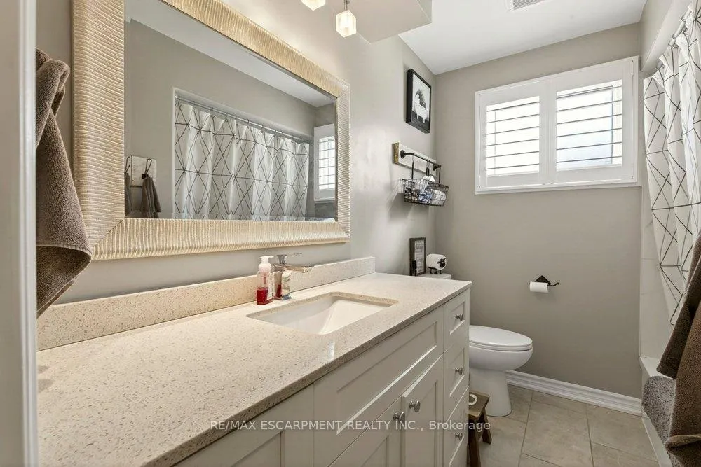 Photo 14 of 33 Via Dell Monte Street, St. Catharines, Burleigh Hill — HOMEH