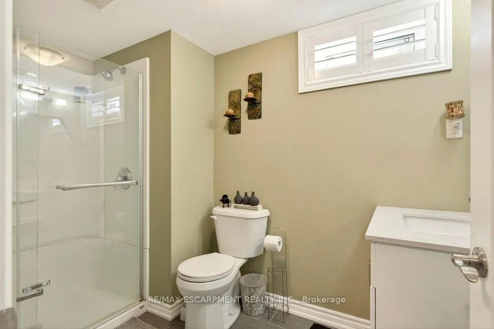 Photo 16 of 33 Via Dell Monte Street, St. Catharines, Burleigh Hill — HOMEH