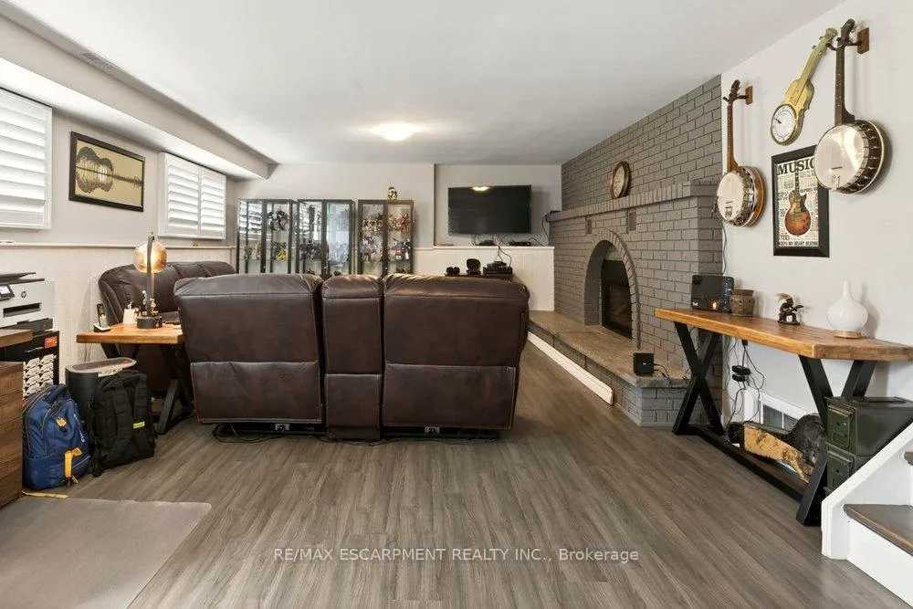Photo 17 of 33 Via Dell Monte Street, St. Catharines, Burleigh Hill — HOMEH
