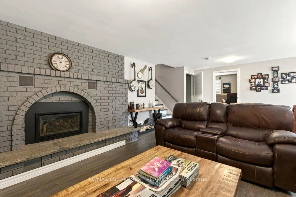 Photo 18 of 33 Via Dell Monte Street, St. Catharines, Burleigh Hill — HOMEH