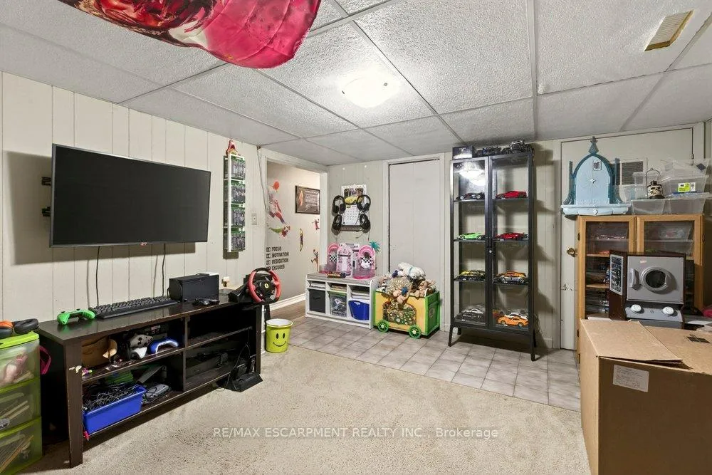 Photo 20 of 33 Via Dell Monte Street, St. Catharines, Burleigh Hill — HOMEH
