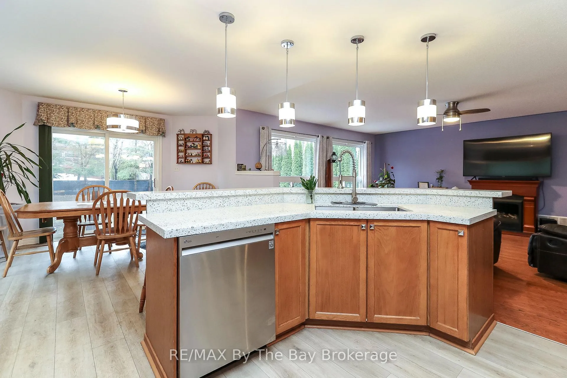 Photo 18 of 435 Ramblewood Drive, Wasaga Beach — HOMEH