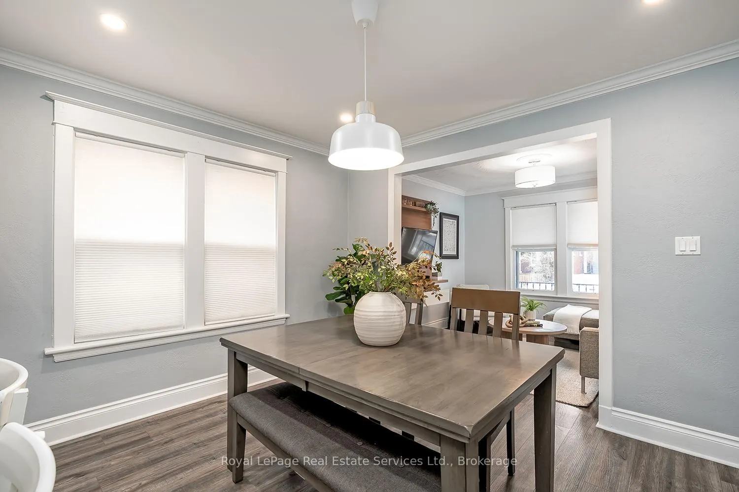 Photo 4 of 35 Park Row N, Hamilton, Crown Point — HOMEH