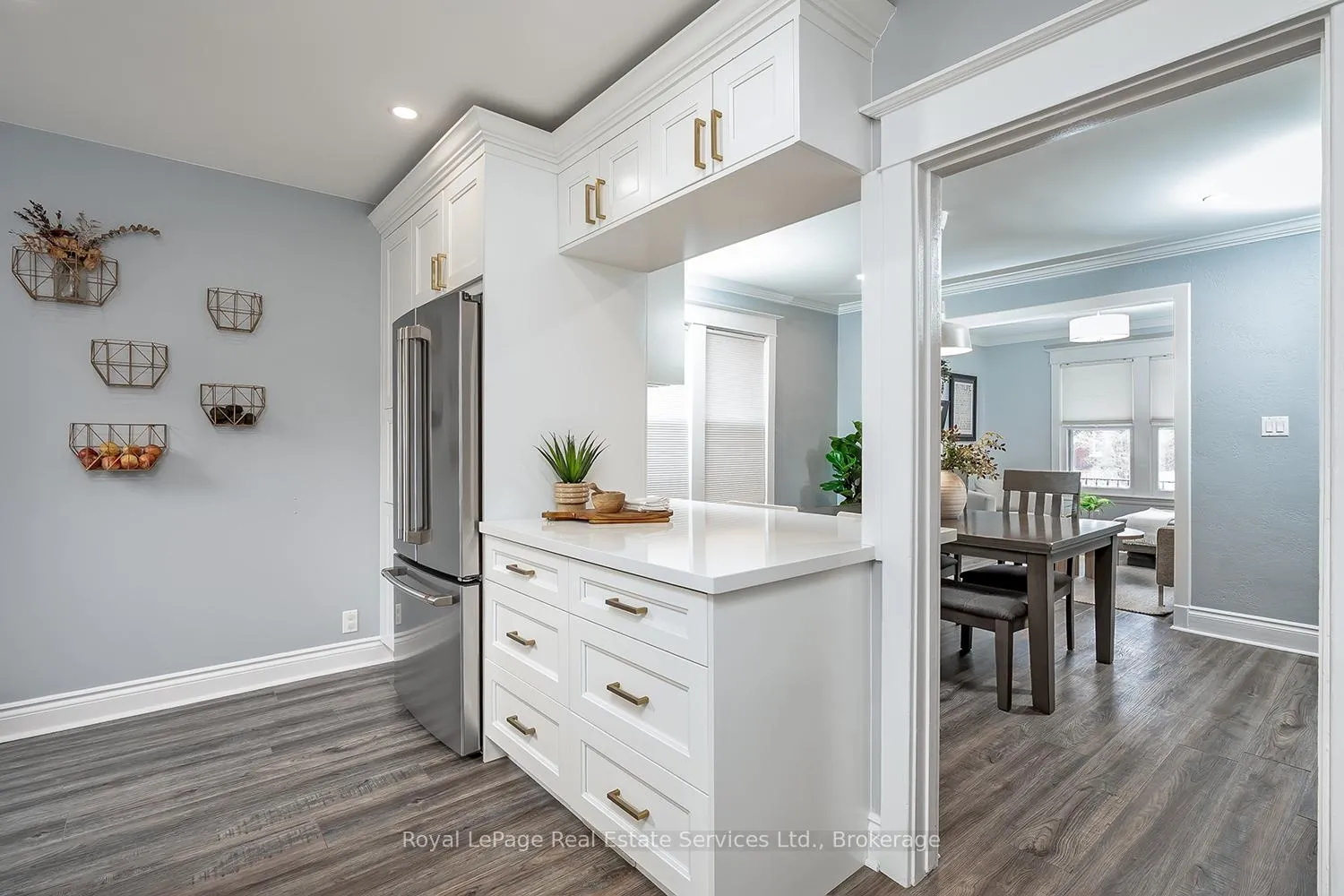 Photo 16 of 35 Park Row N, Hamilton, Crown Point — HOMEH