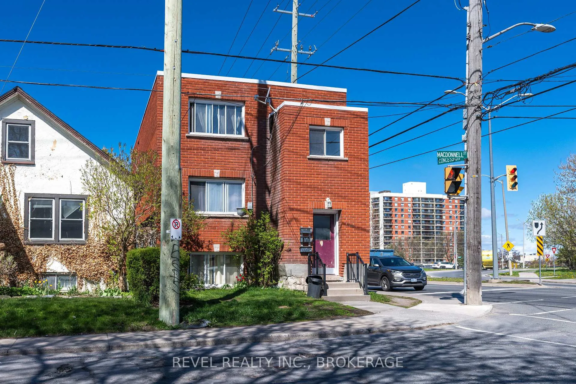 Photo 2 of 546 Macdonnell Street, Kingston, East of Sir John A. Blvd — HOMEH