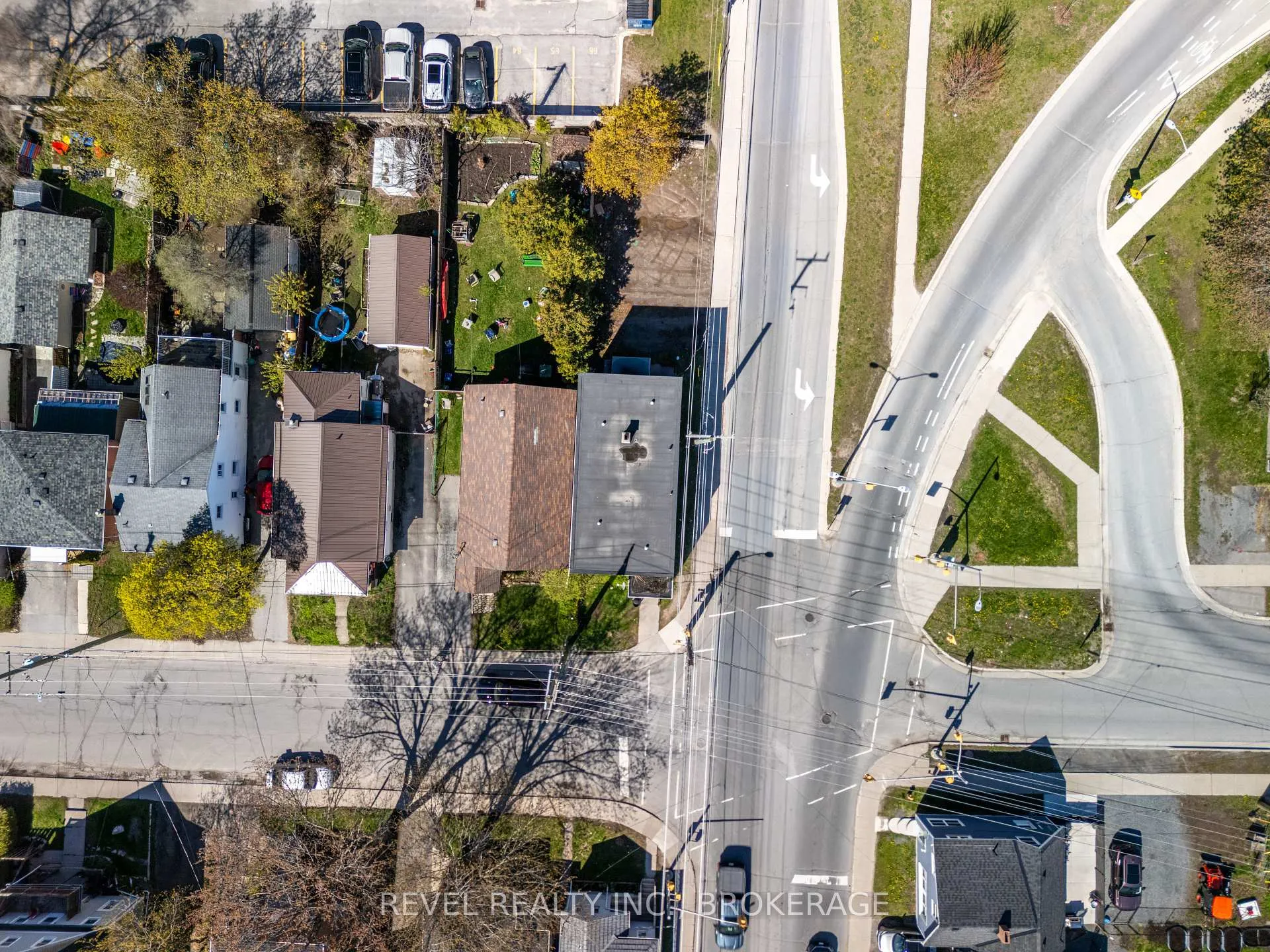 Photo 8 of 546 Macdonnell Street, Kingston, East of Sir John A. Blvd — HOMEH