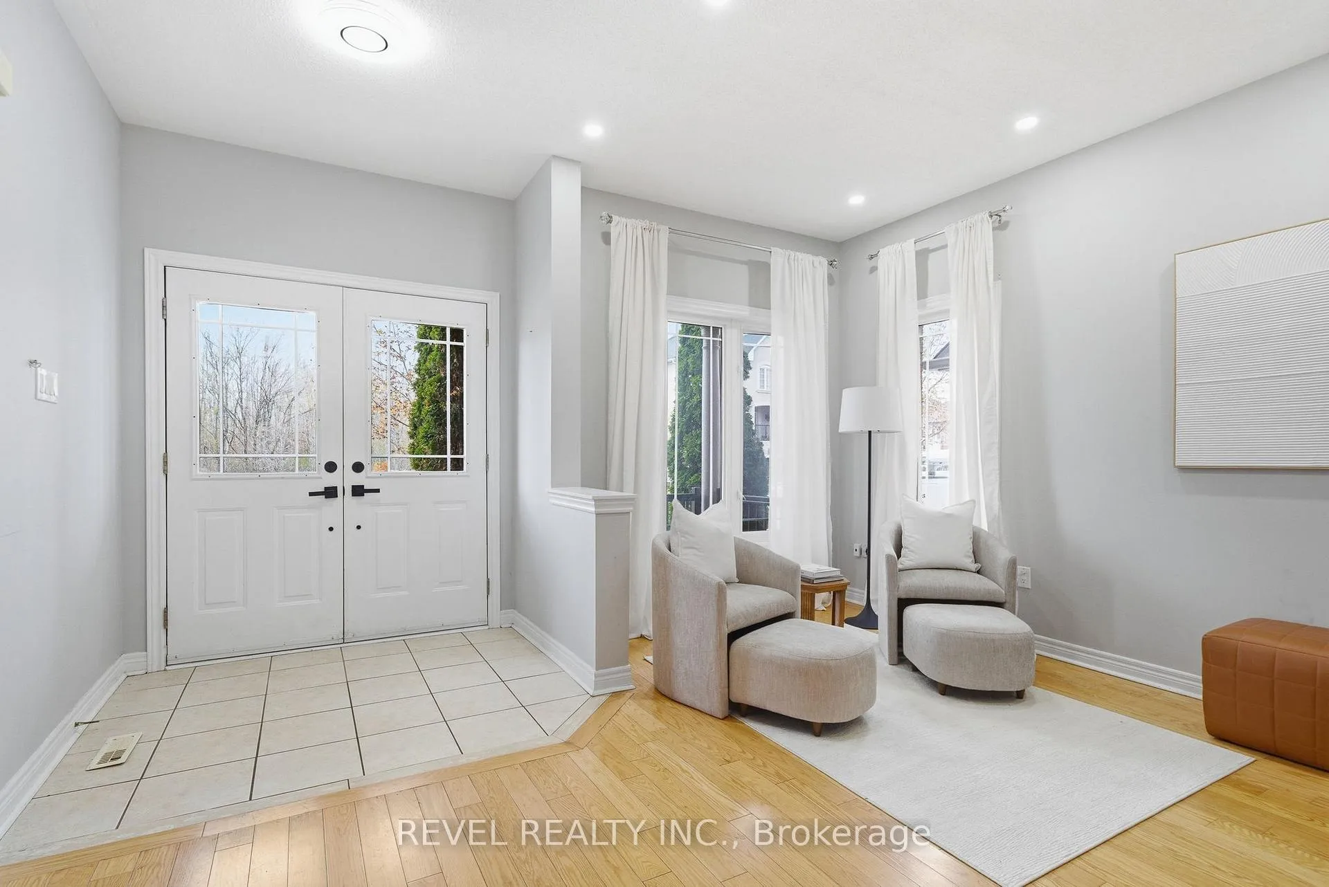 Photo 5 of 131 Rushworth Drive, Ajax, Northeast Ajax — HOMEH