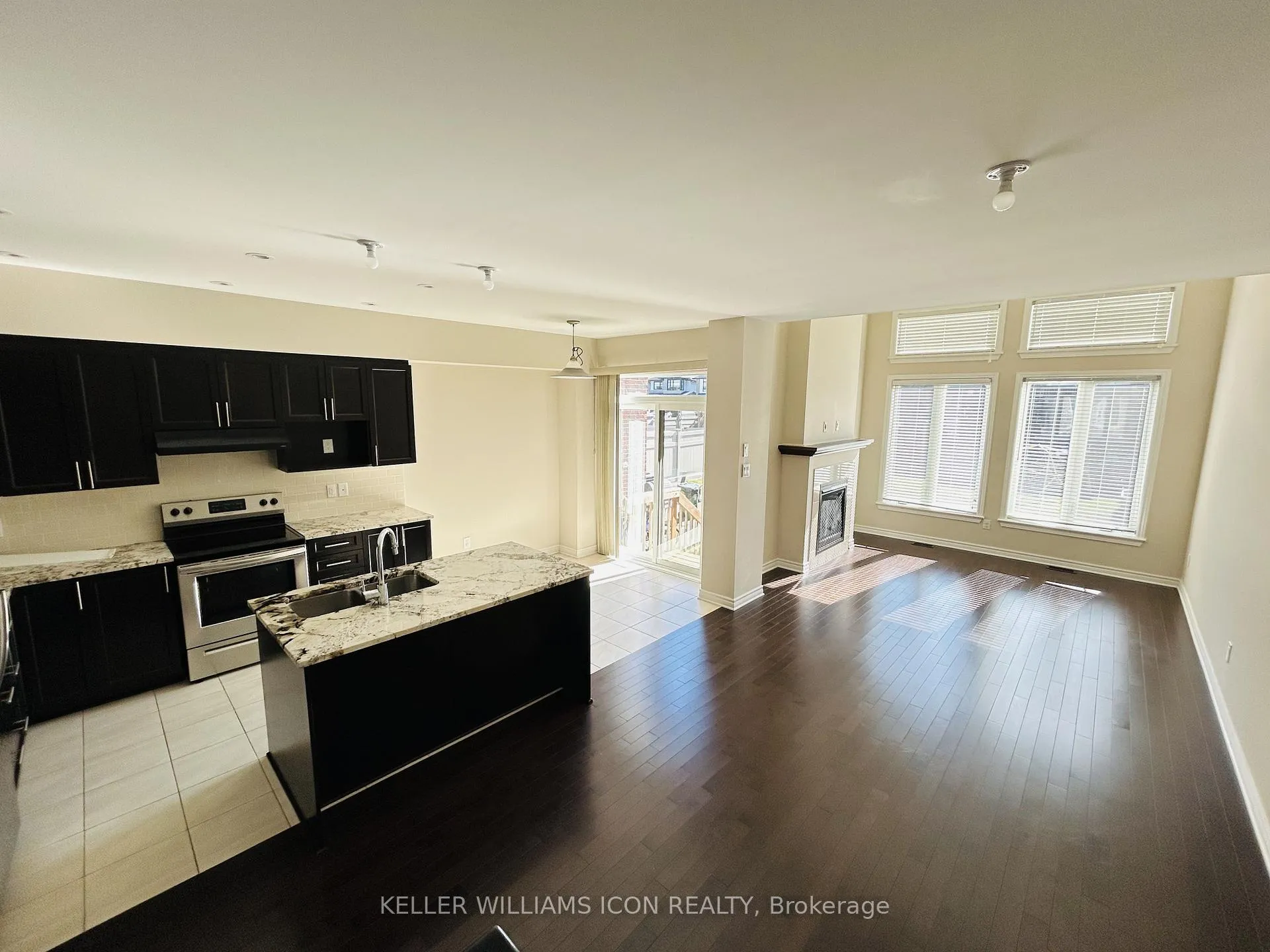 Photo 6 of 726 Guardian Grove, Ottawa, Riverside South/Gloucester Glen — HOMEH