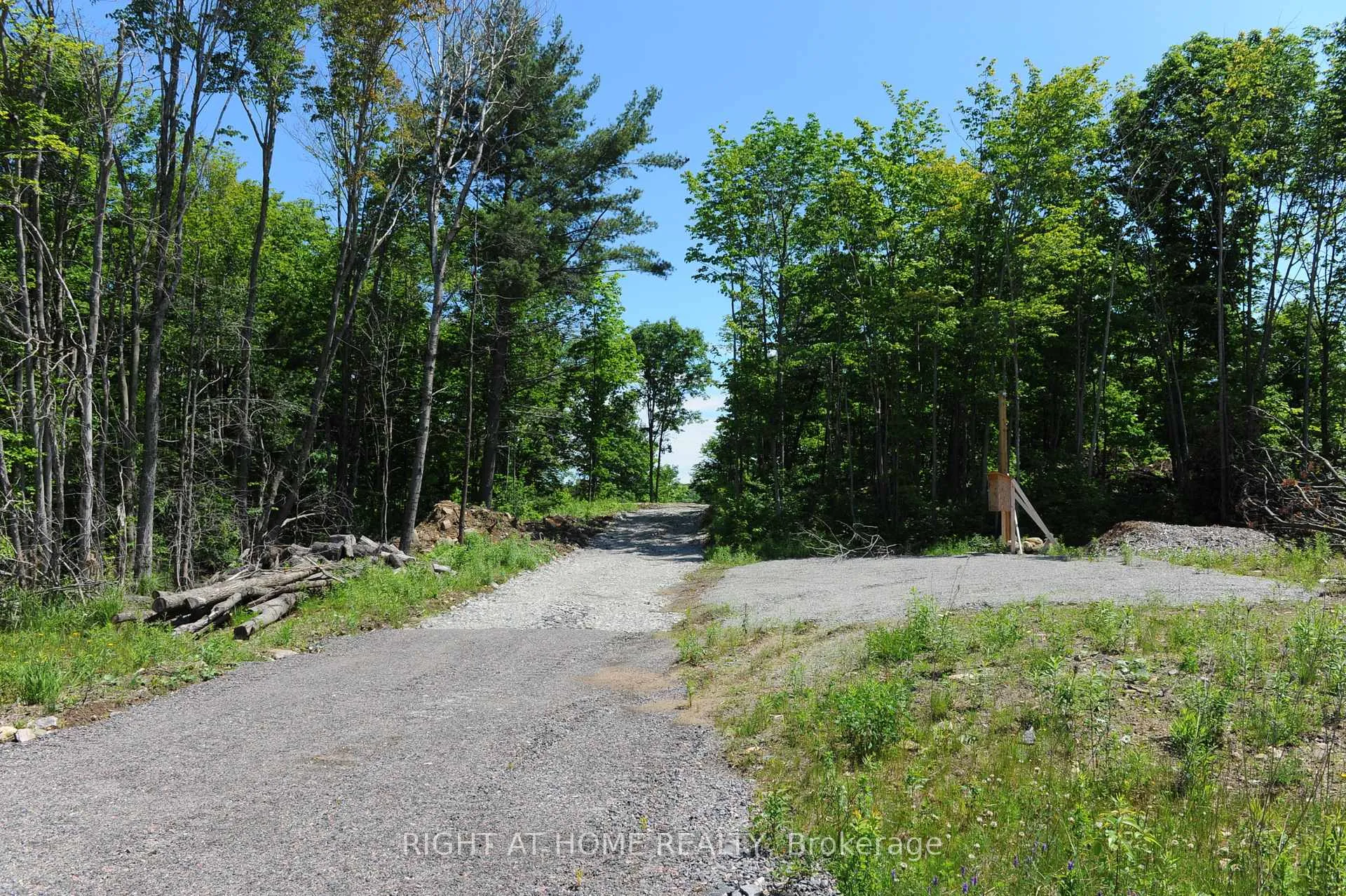 Photo 16 of 22 Hawkins Point, Georgian Bay — HOMEH