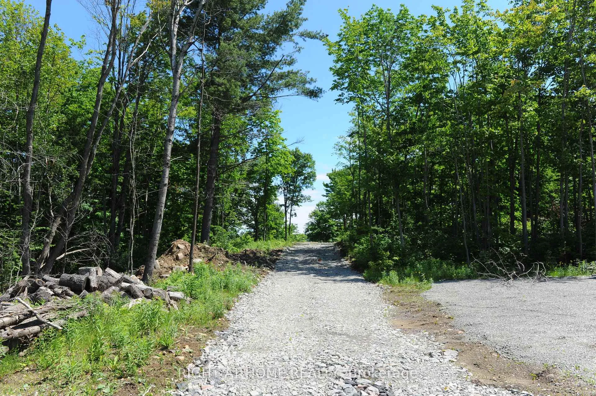 Photo 17 of 22 Hawkins Point, Georgian Bay — HOMEH