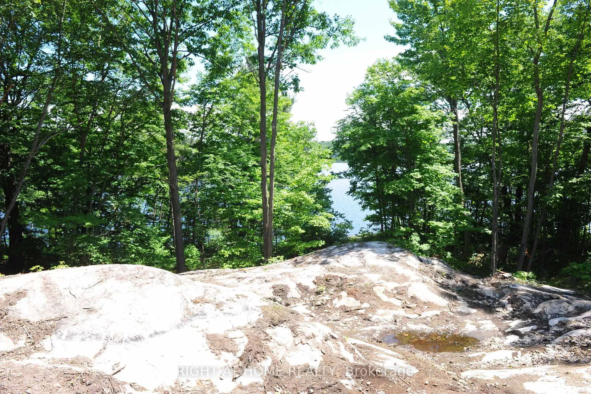 Photo 21 of 22 Hawkins Point, Georgian Bay — HOMEH