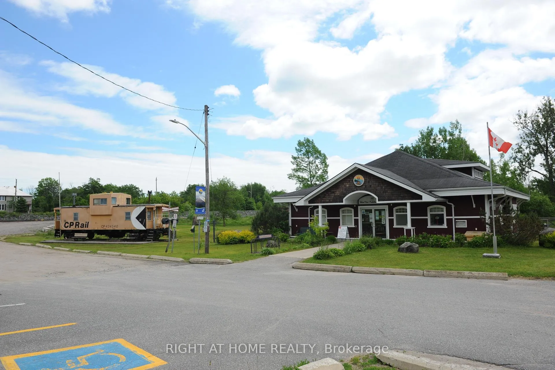 Photo 33 of 22 Hawkins Point, Georgian Bay — HOMEH